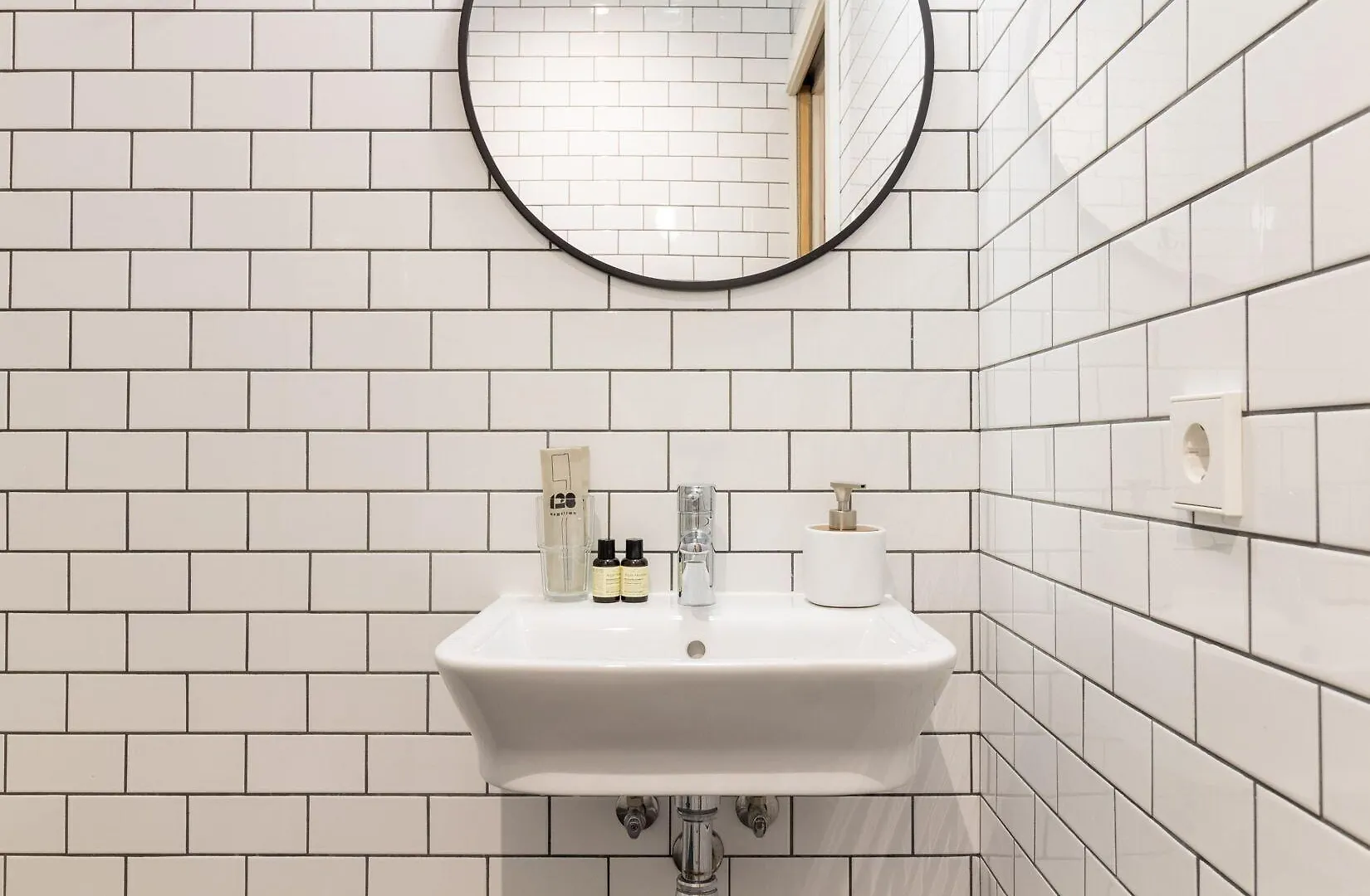 Magatzem 128 Guest House Barcelona