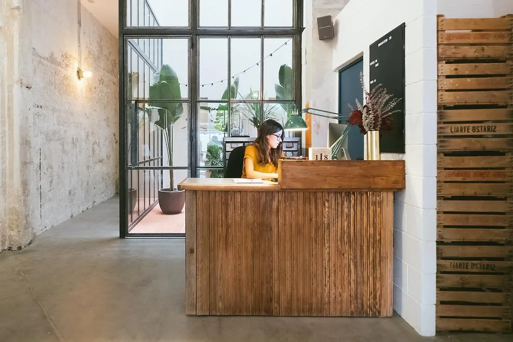 Magatzem 128 Guest House Barcelona